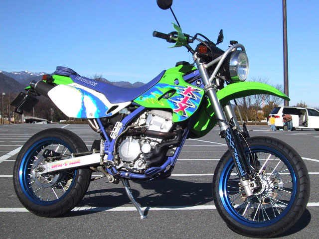 Here is the Japanese/Euro supermoto version of the KLX (D-Tracker). 